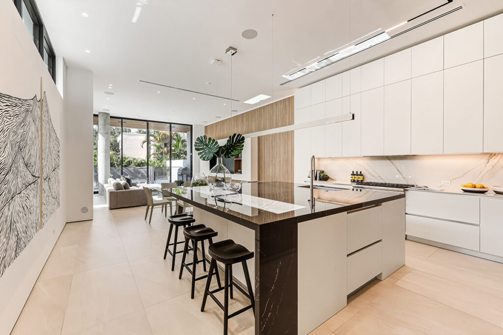 Coconut Avenue | Coconut Grove, FL.
Dwelling Units: 2
5,747 total area per unit