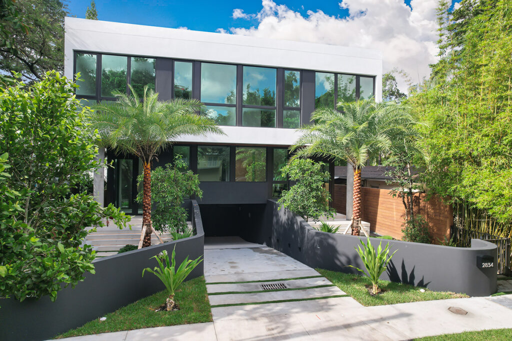 Coconut Avenue | Coconut Grove, FL.
Dwelling Units: 2
5,747 total area per unit
