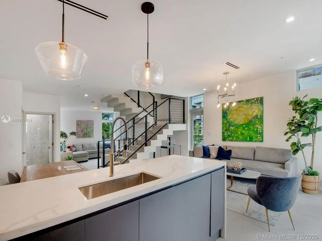 Habitat in the Grove | Coconut Grove, FL.
3 stories each building
8 units per building
2 separate buildings,
12,314 SF per building
