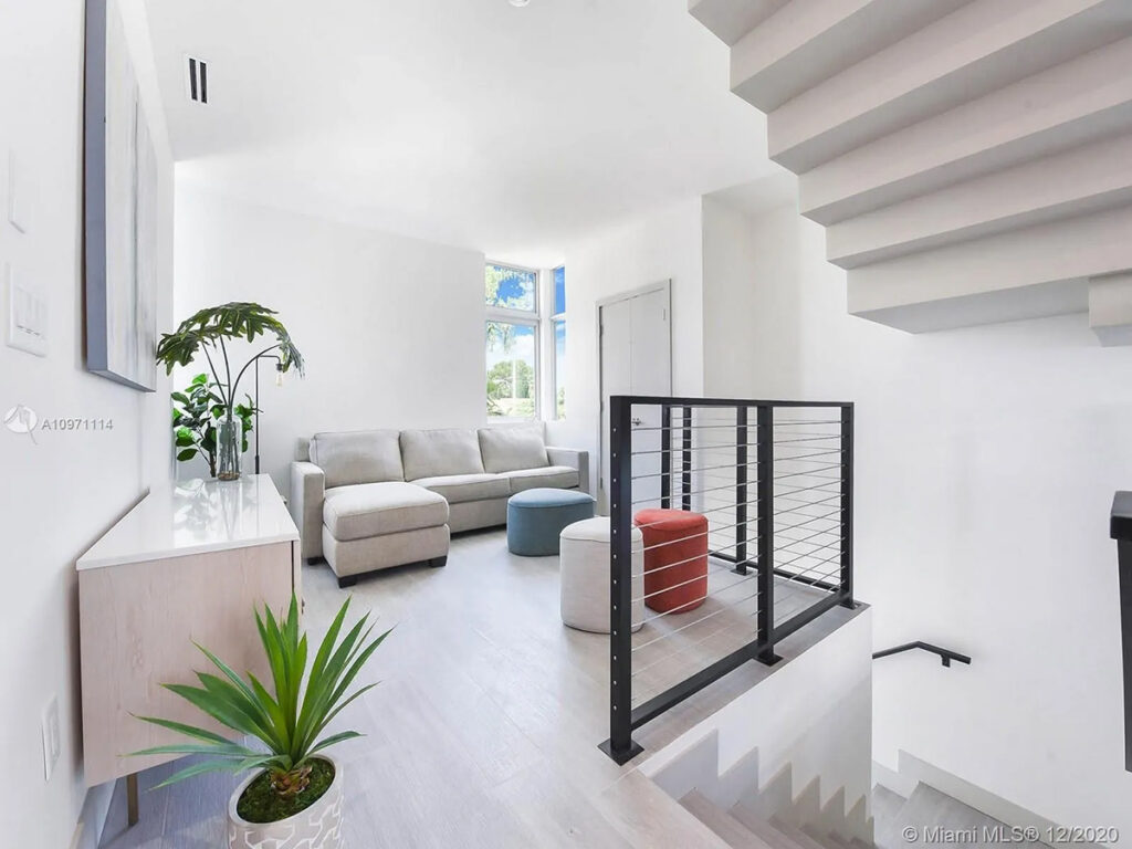 Habitat in the Grove | Coconut Grove, FL.
3 stories each building
8 units per building
2 separate buildings,
12,314 SF per building