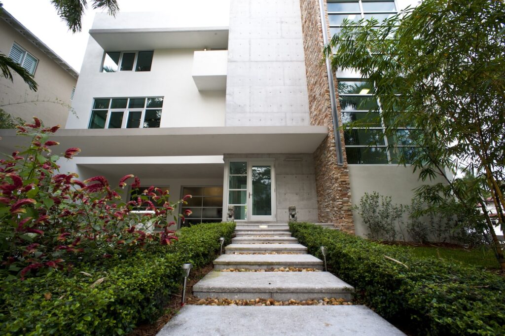 West Fairview Street | Coconut Grove, FL.
3 stories
4,300 total area