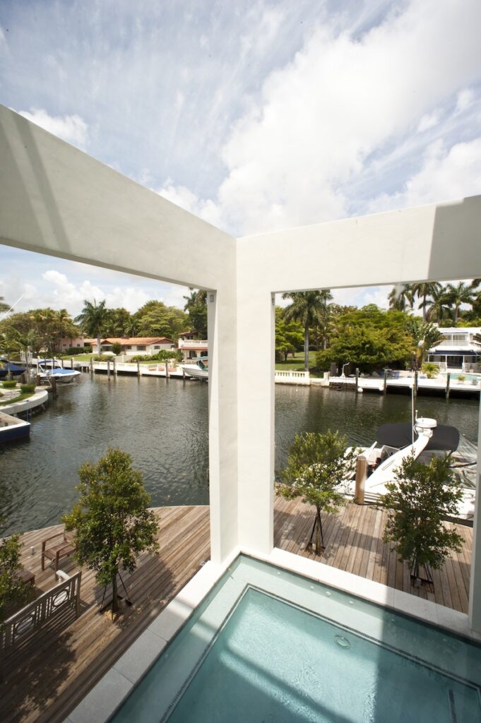 West Fairview Street | Coconut Grove, FL.
3 stories
4,300 total area