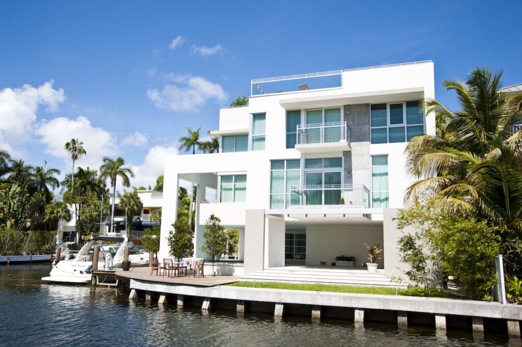 West Fairview Street | Coconut Grove, FL.
3 stories
4,300 total area
