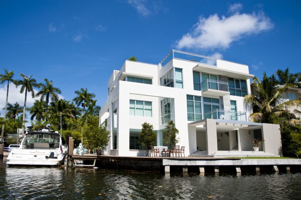 West Fairview Street | Coconut Grove, FL.
3 stories
4,300 total area